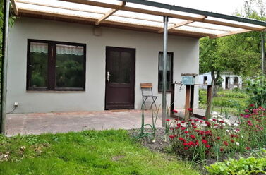 Erholungsgrundstück mit massivem Gartenhaus in Neubrandenburg